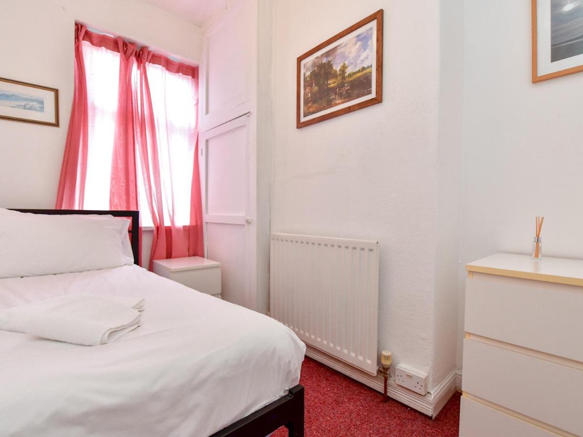 Pass The Keys Perfectly Located 3 Bed Home Close To The City Cardiff Exteriör bild